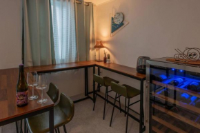 New open - Walking distance to Seomyeon, max 6pax, Three rooms, 1 Complimentary parking